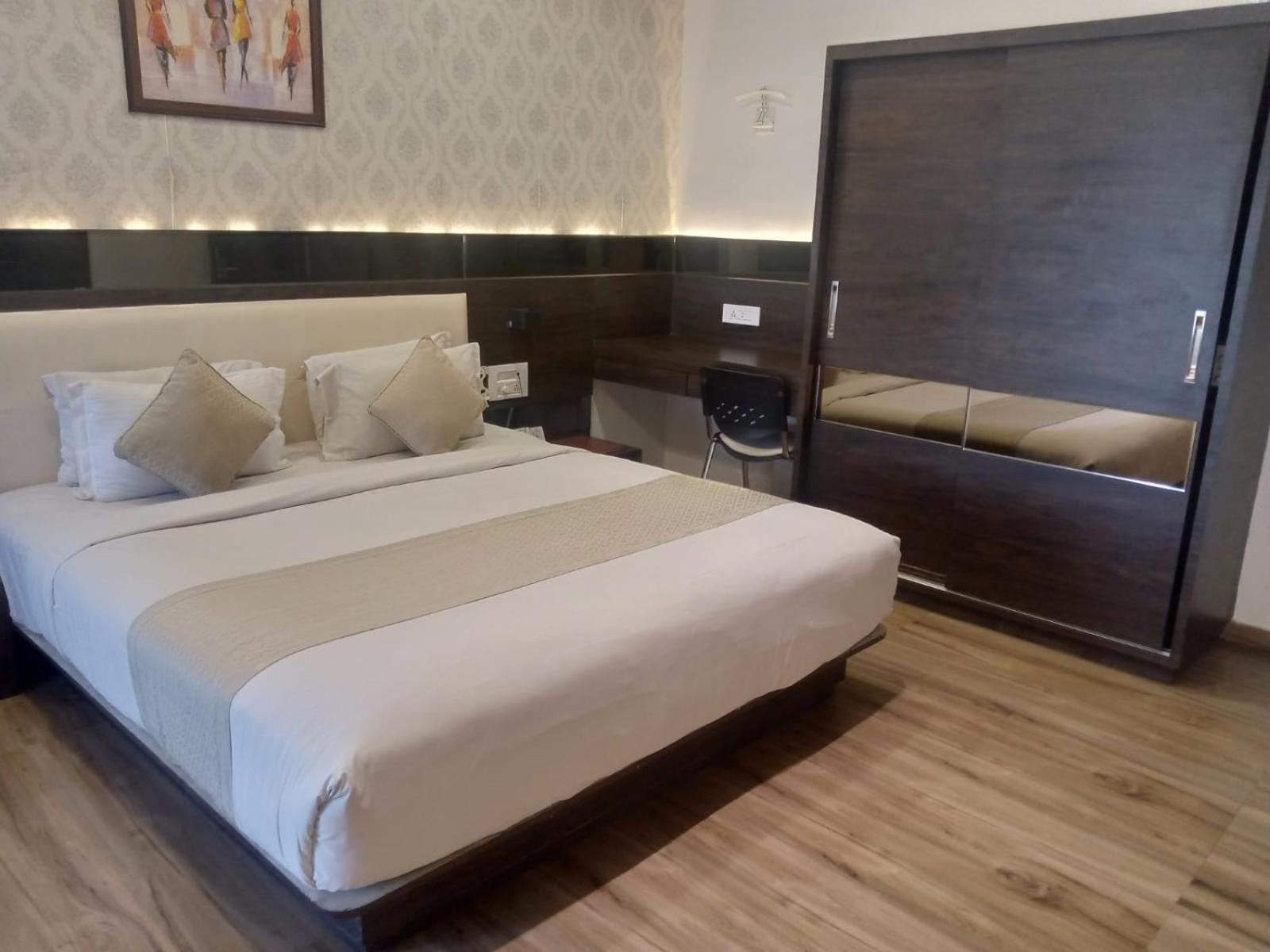 Hotel Shivalik - Mehsana Mahesana Exterior foto