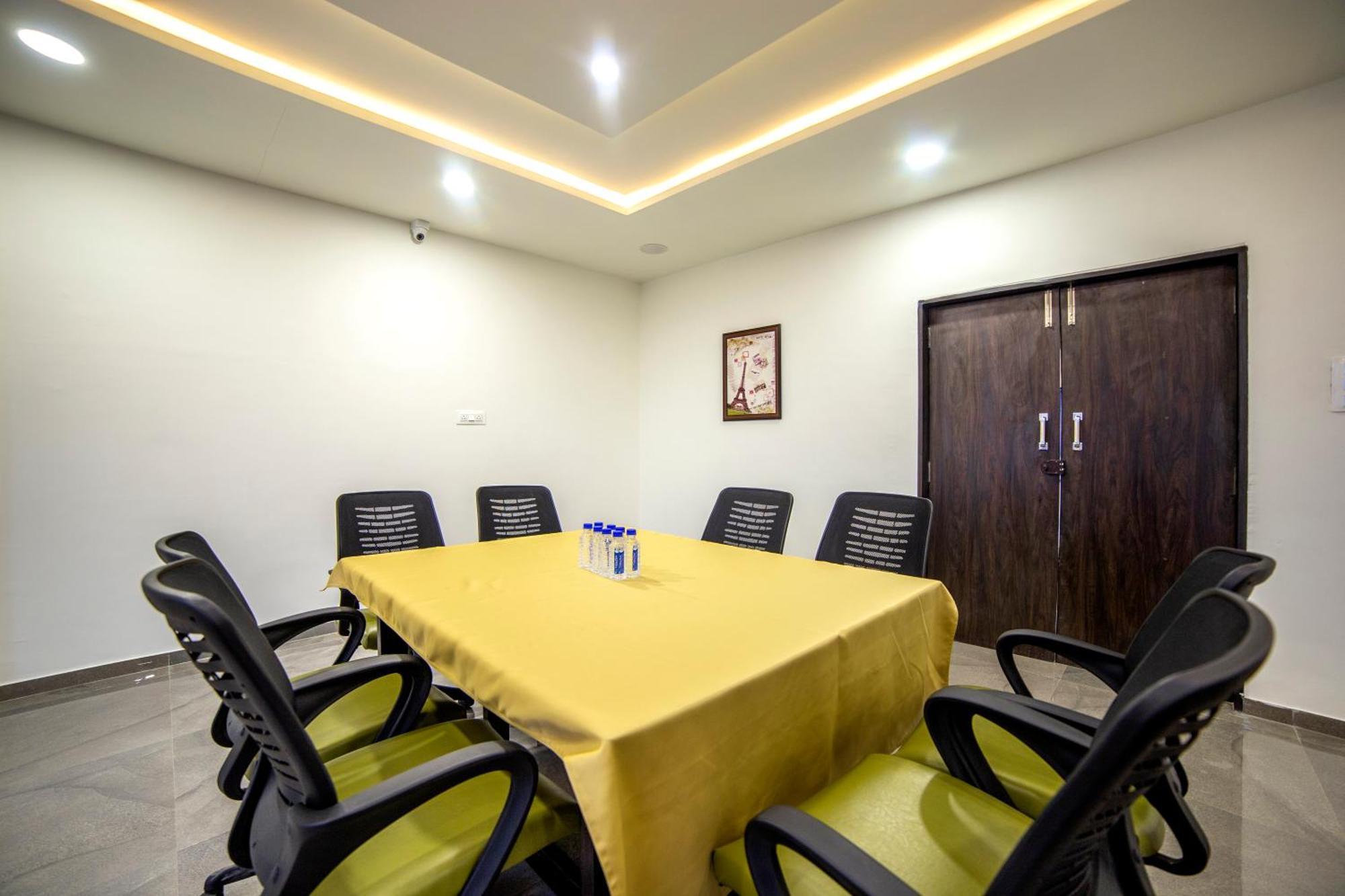 Hotel Shivalik - Mehsana Mahesana Exterior foto